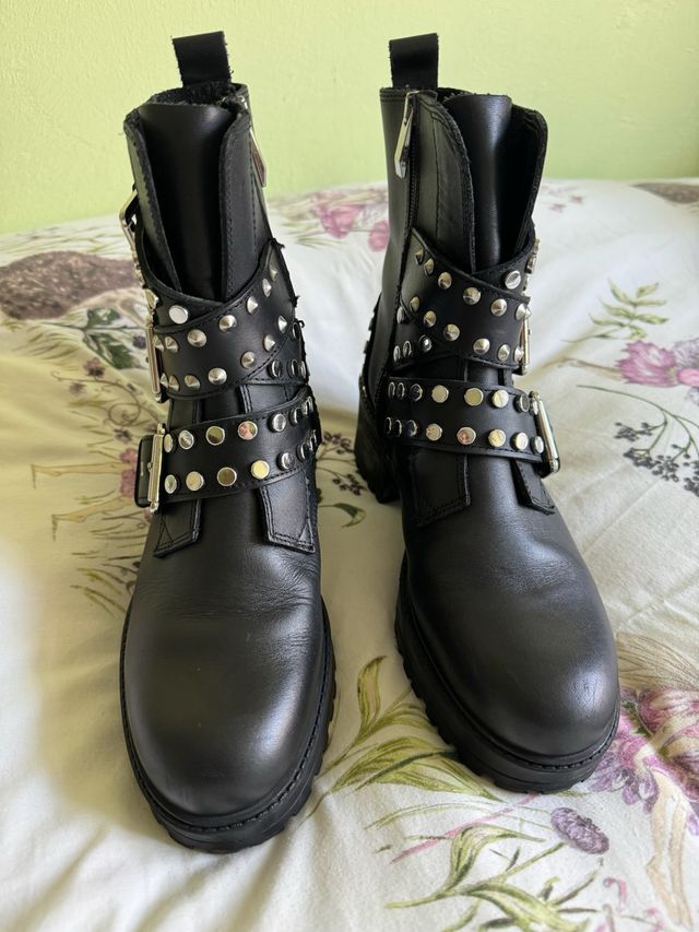 Botas Zara Piel Tachuelas Hebillas