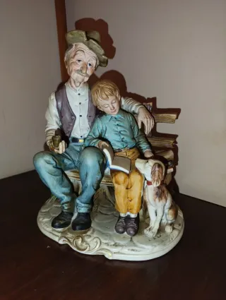 Figura decorativa abuelo y nieto