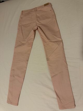 Pantalones pitillo Zara rosas