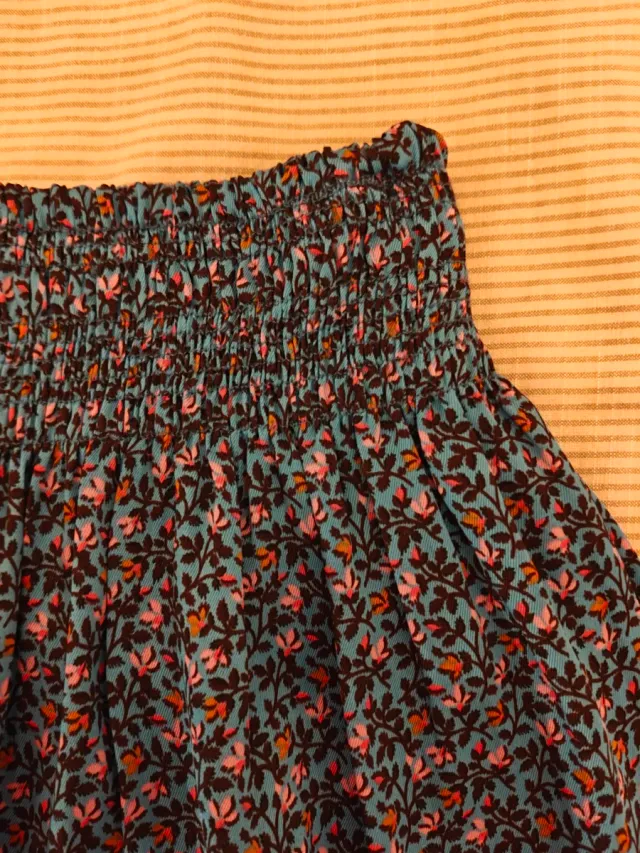 Falda estampada adolescente