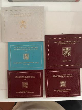 Colección de monedas, billetes y libros antiguos