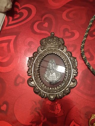 ROCIEROS Relicario Virgen del Rocio y medalla Roci