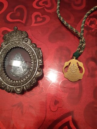 ROCIEROS Relicario Virgen del Rocio y medalla Roci