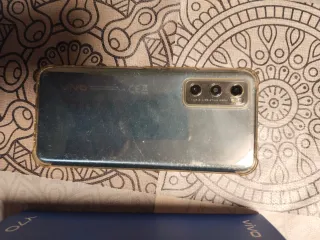 Telefono VIVO Y70 8GB RAM 128GB ROM