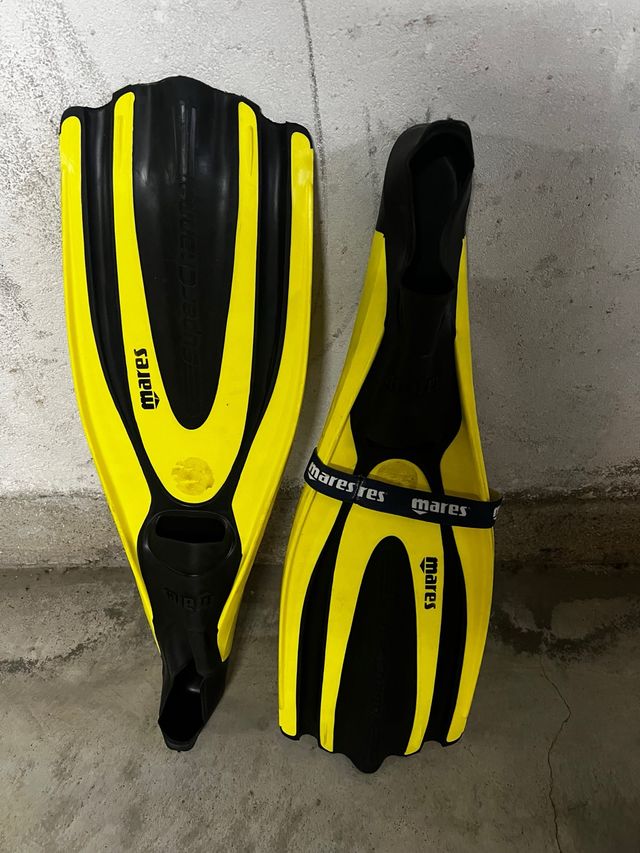 Aletas de buceo Mares amarillas