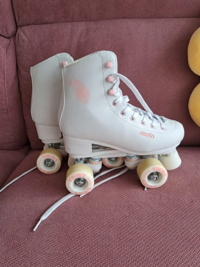 Patines 4 Ruedas Blancos y Rosas. N° 37