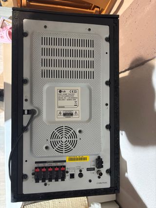 Conjunto Altavoces 5.1 LG Amplificador