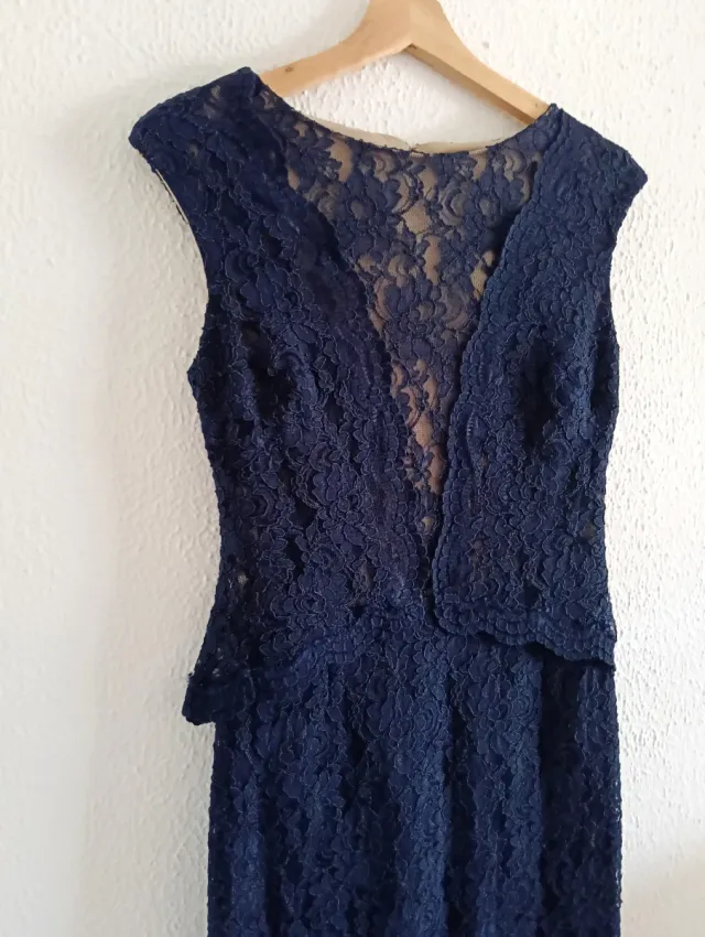 Vestido Ralph Lauren de fiesta, con encaje.