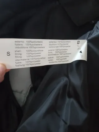 Chaleco acolchado símil piel negro