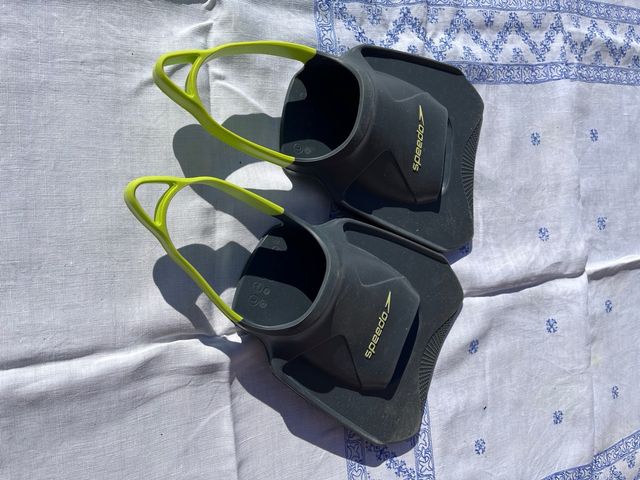 Aletas natación Speedo y plancha