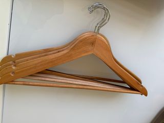 Perchas de madera nuevas (pack) 0,50 por percha