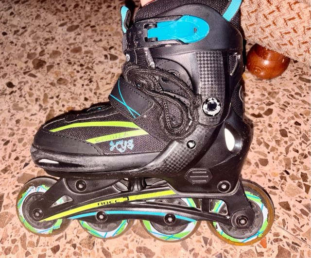 Patines en línea infantiles negros y turquesa