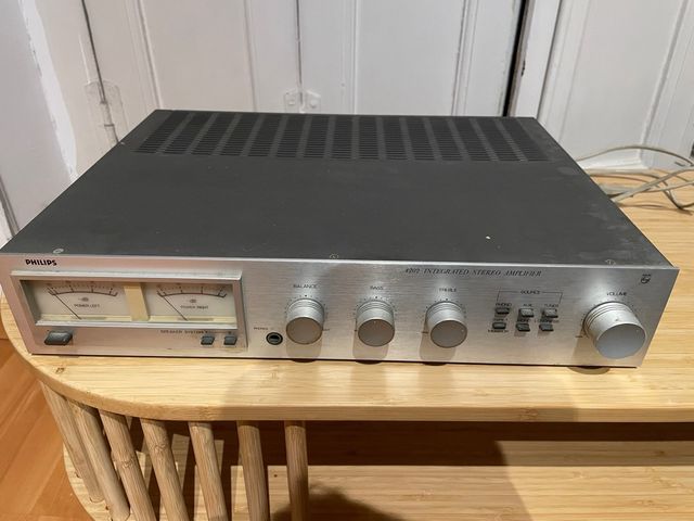 Amplificador Estéreo Philips F4202