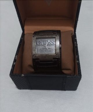 Reloj Guess USA Est 1981 Cuero Marrón