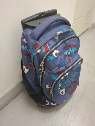 Mochila Totto grande con ruedas diseño futbol