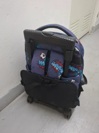 Mochila Totto grande con ruedas diseño futbol