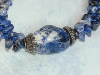 Bracciale con pietre blu e argento