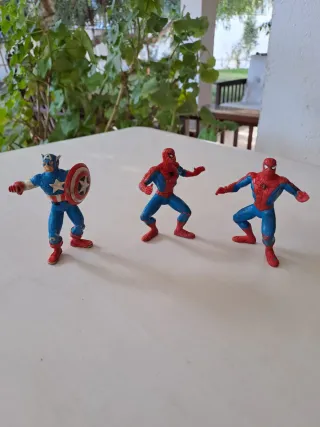 Figuras Marvel Capitán América y Spiderman