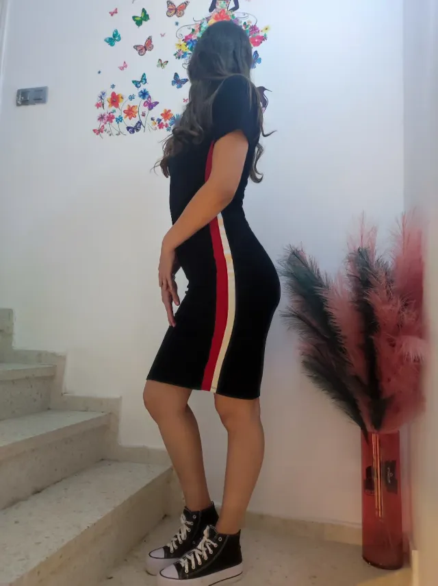 Vestido deportivo negro rayas S/36