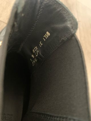 Scarponcini Frau neri con catena oro