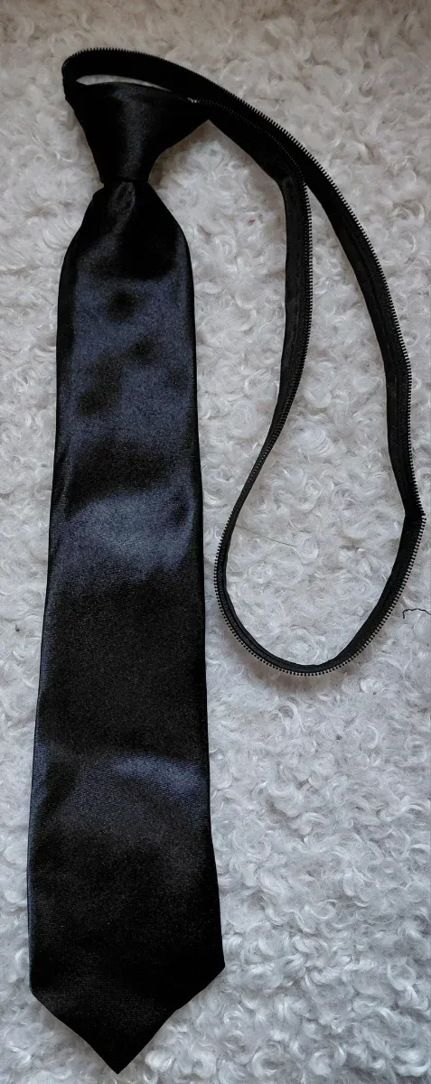 Corbata negra de disfraz