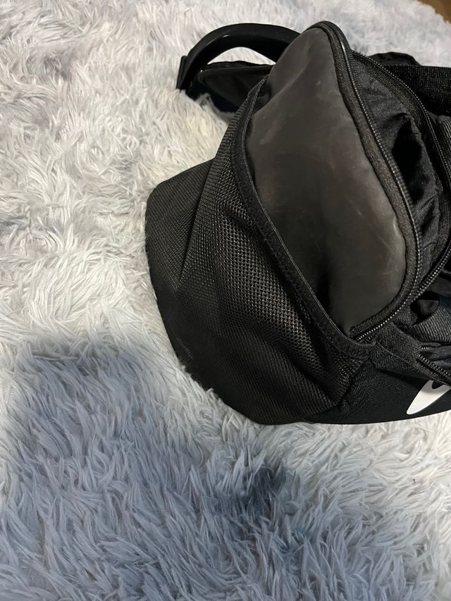Mochila esportiva Nike preta