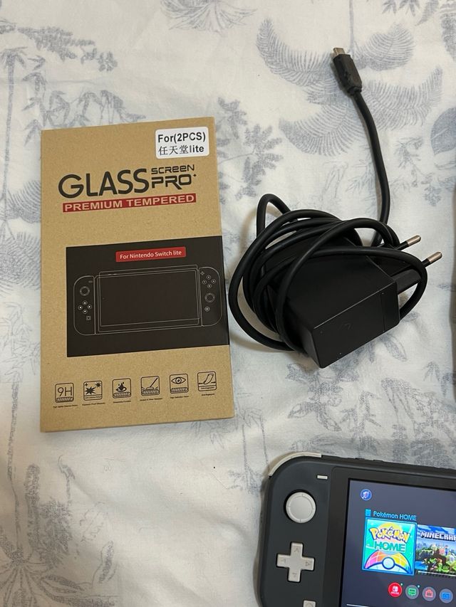 Nintendo Switch Lite Gris + Accesorios