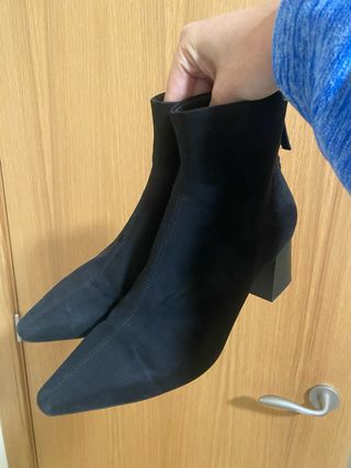 Botines negros tacón cuadrado