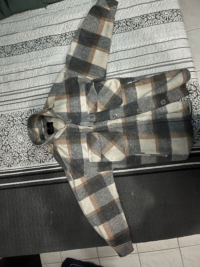 Chaqueta a cuadros beige y gris