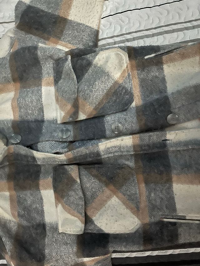 Chaqueta a cuadros beige y gris
