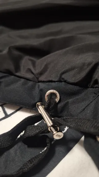 Abrigo Ami Paris Negro