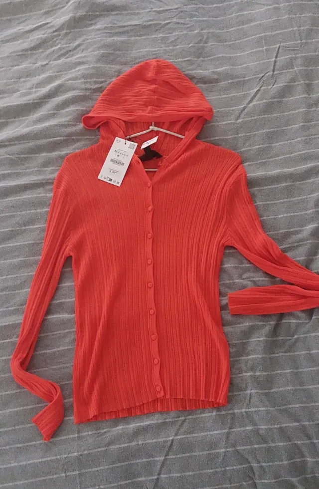 Sudadera Zara naranja con capucha M