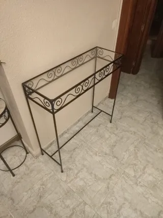 Tavolo ausiliario in metallo e cristallo