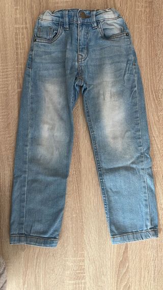 Lote 5 pantalones y tejanos Talla 4-5 años