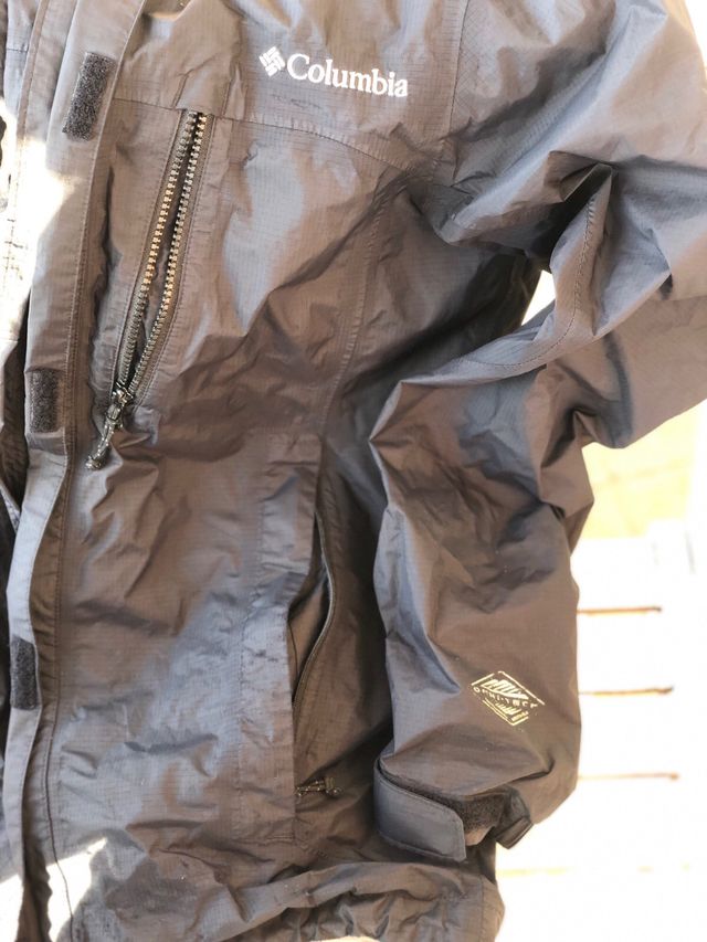 Chaqueta Columbia Negra con Cremallera