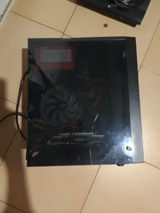 Torre PC Gaming RGB Negra, solo venta en persona.