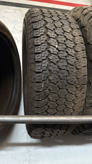 255/70/16 111T good year grangler desparejada.
