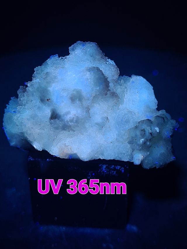 Yeso Sericolita su Aragonito Mineral Fluorescente