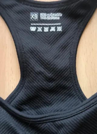 Top sportivo nero Shein