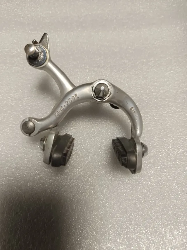 Zeus freno trasero 2001