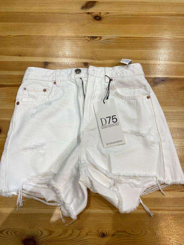 Vaquero corto blanco Stradivarius T.34