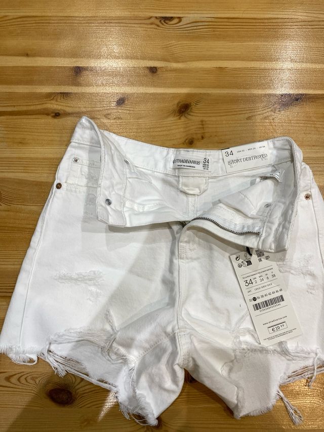 Vaquero corto blanco Stradivarius T.34