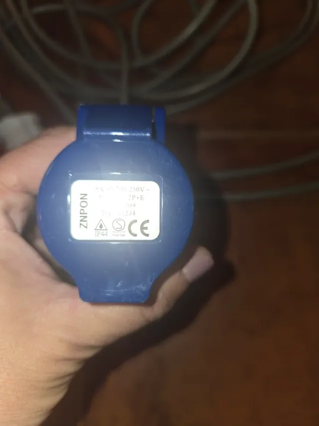 Enchufe ZNPON 250V IP44