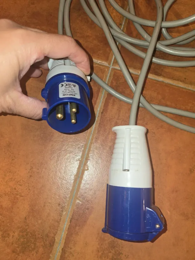 Enchufe ZNPON 250V IP44