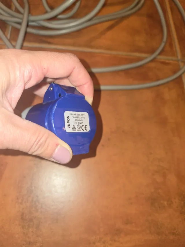 Enchufe ZNPON 250V IP44