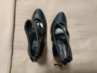 Botines de piel negros