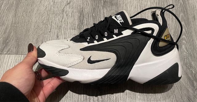 Zapatillas Nike Zoom 2000 Negras y Blancas