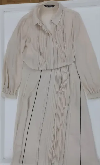 Conjunto Zara blusa y falda beige