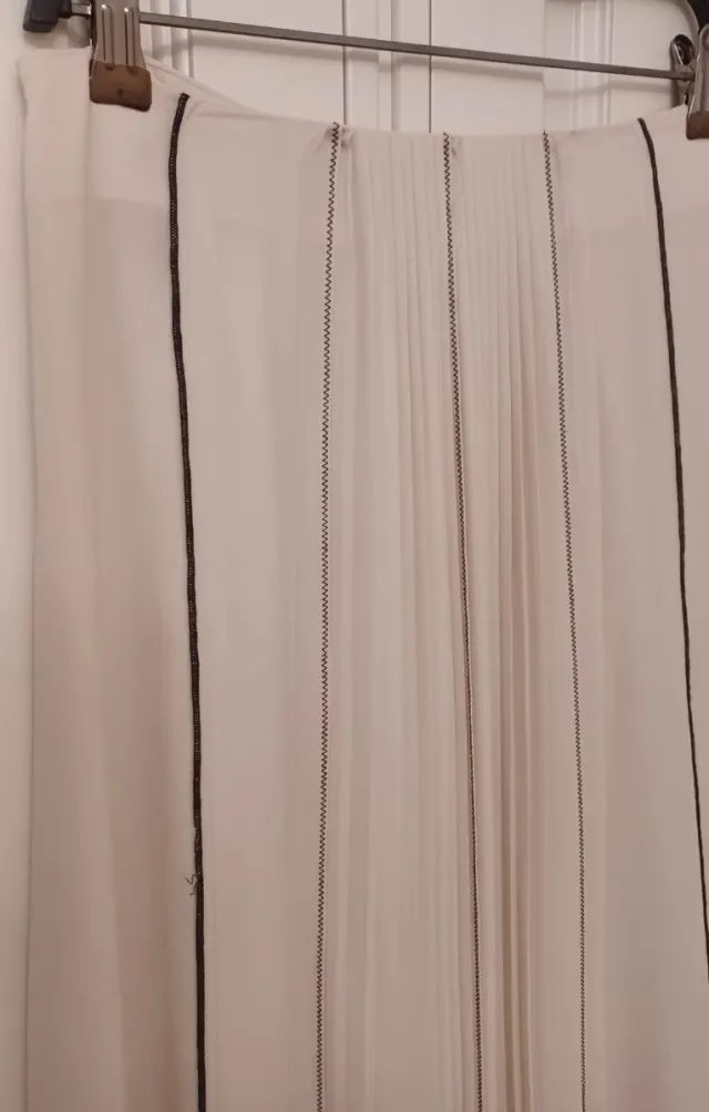 Conjunto Zara blusa y falda beige