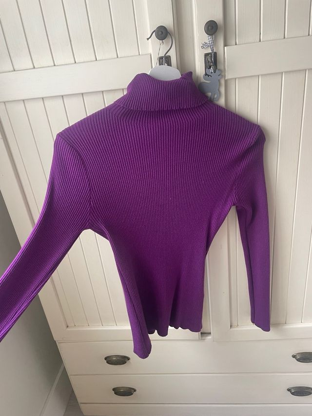 Jersey cuello alto morado